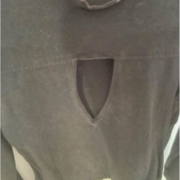 Black long sleeve - Picture 2 of 2